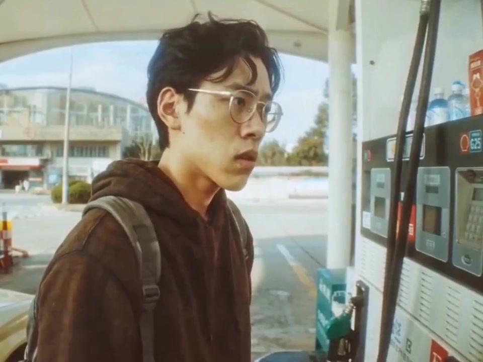 镜头133 - AIGC短片(B站AI创作大赛获奖短片)